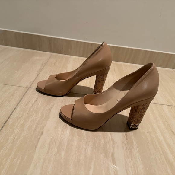 Chanel Beige Leather Open Toe Chain Heel Pump - Picture 3 of 6